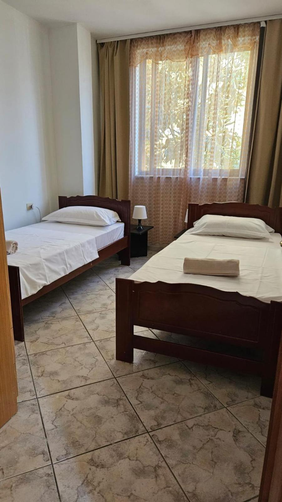 Bros Apartament *