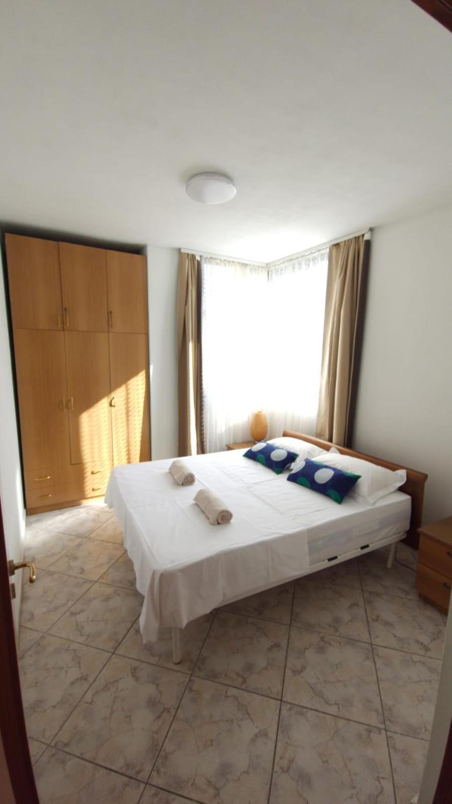 Bros Apartament Durrës